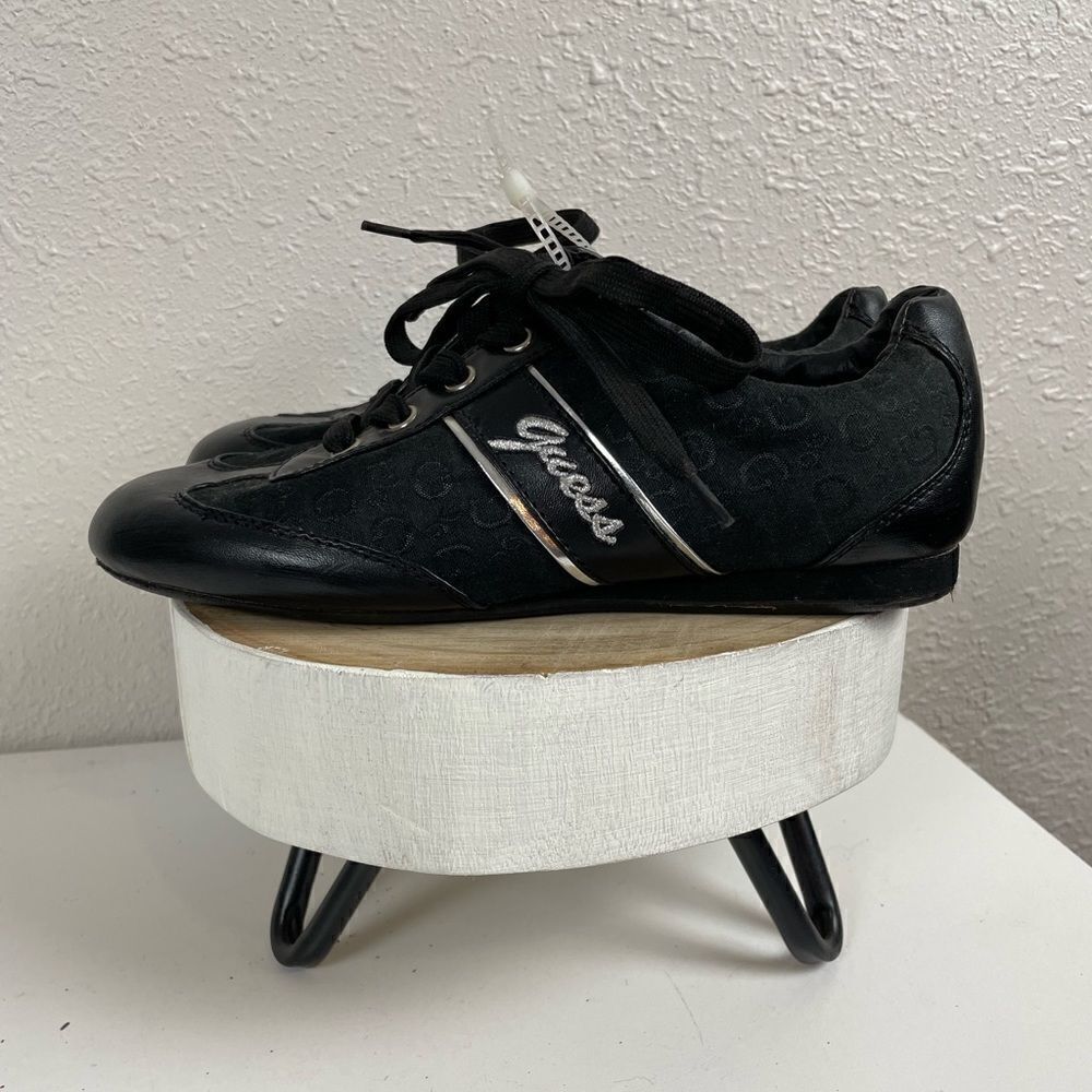 NWOT Guess Black and Silver Sneakers Size 6.5